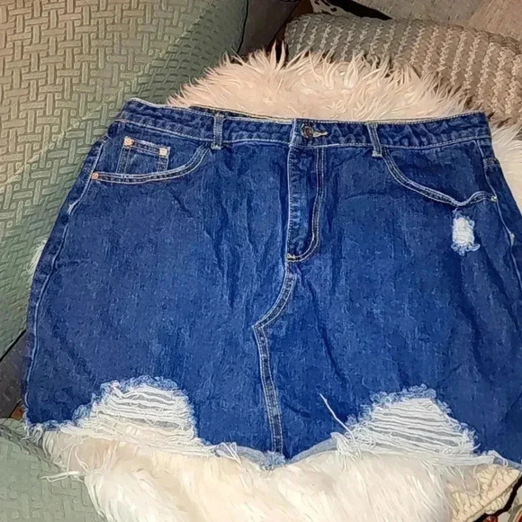 Missguided Dresses & Skirts - Miss Guided Denim Skirt